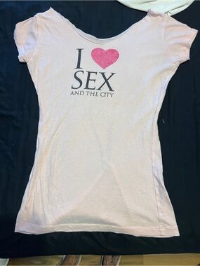 I Love Sex and the City Pink Graphic Women’s Tee Customer size Med
